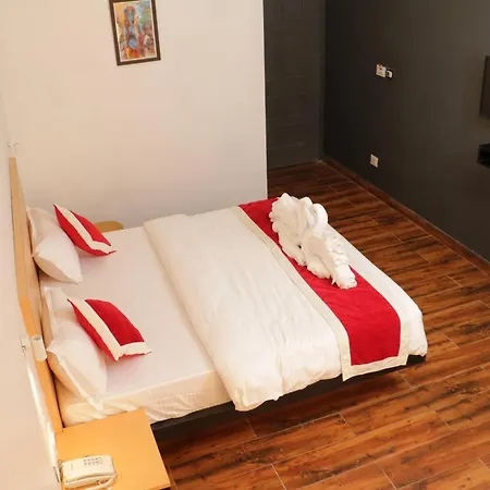 Parivar Comfort Luxury Rooms-3