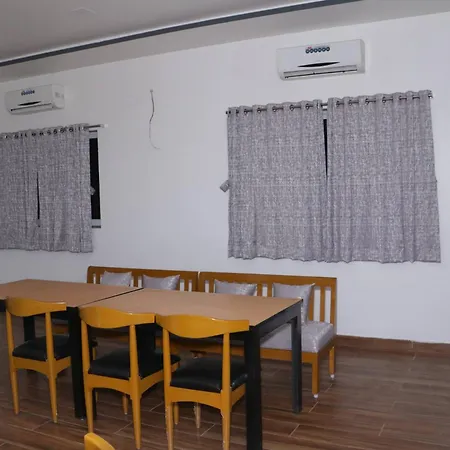 Parivar Comfort Luxury Rooms-2
