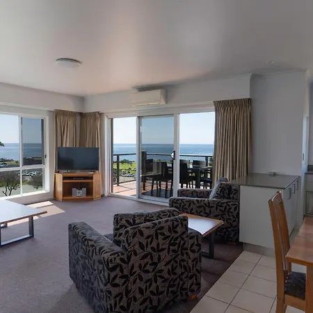Amooran Oceanside Apartments And Motel-3
