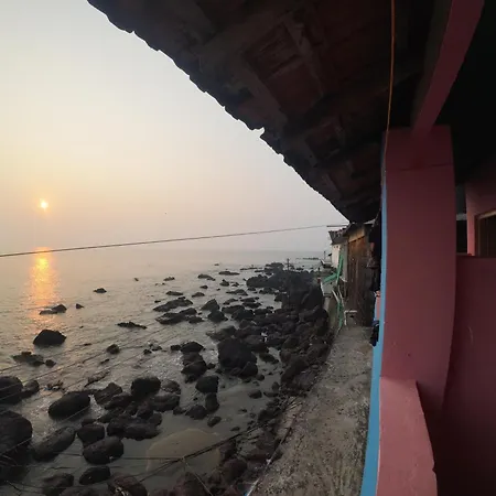 Om Ganesh Guest House Cliffside-2