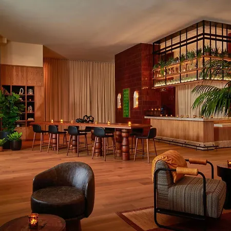 Hollywood Volume, A Tribute Portfolio Hotel-2
