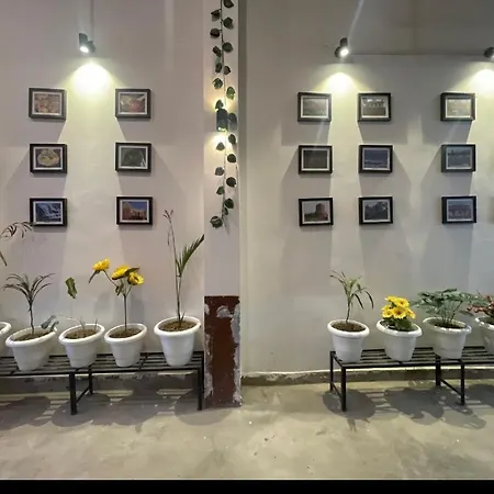 Happy Home Paying Guest House-3