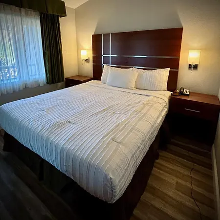 Western Holiday Lodge-2