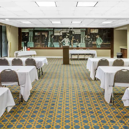 Days Inn & Suites By Wyndham Jennings-3