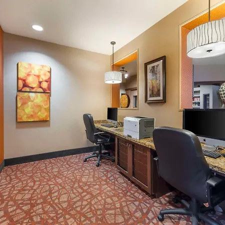 Best Western Plus Tupelo Inn & Suites-3