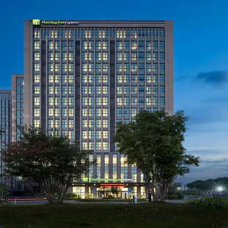 Holiday Inn Express Chongqing University Town By Ihg-3