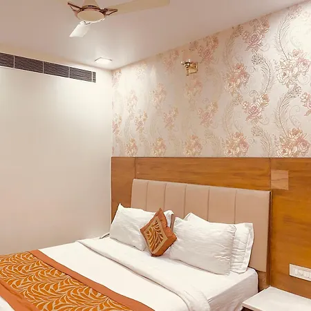 Hotel La Vista Near Railway Station Darjeeling-2