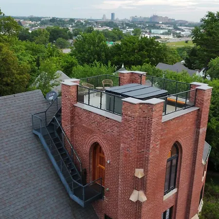 Gothic Heights Inn-3