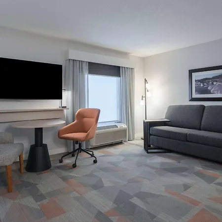 Hampton Inn & Suites By Hilton Moncton-2
