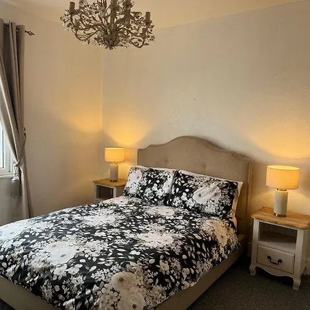 The Olivers Guest House-3