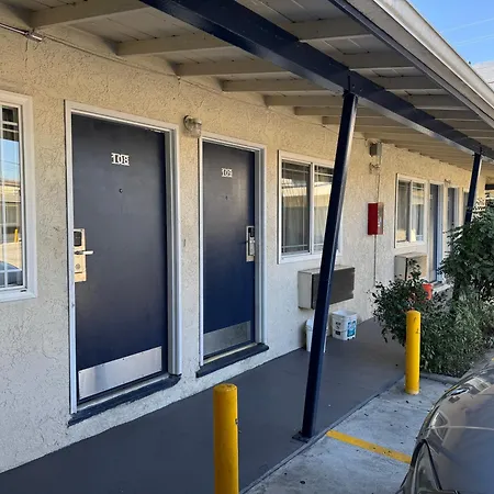 Hiland Motel-3