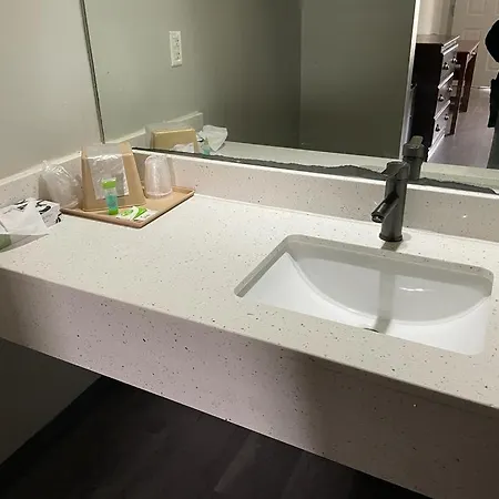 Nola Inn-2
