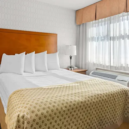 Best Western Plus Langley Inn-2