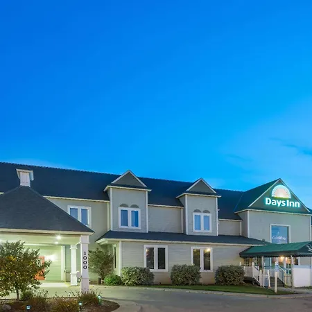 Days Inn By Wyndham Hutchinson-2