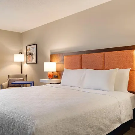 Hampton Inn Charlottesville-2