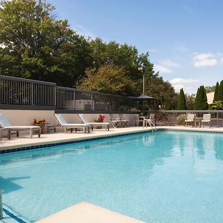 Hampton Inn Charlottesville-2