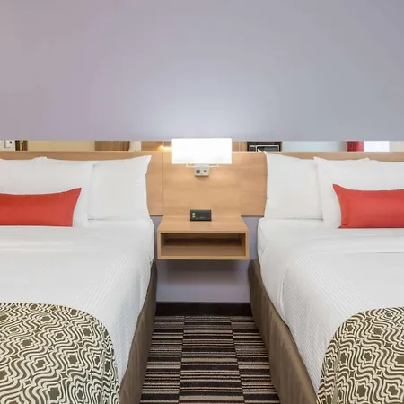 Microtel Inn & Suites By Wyndham Sudbury-3