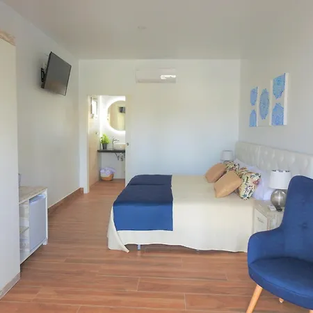 Sandra Rooms-2