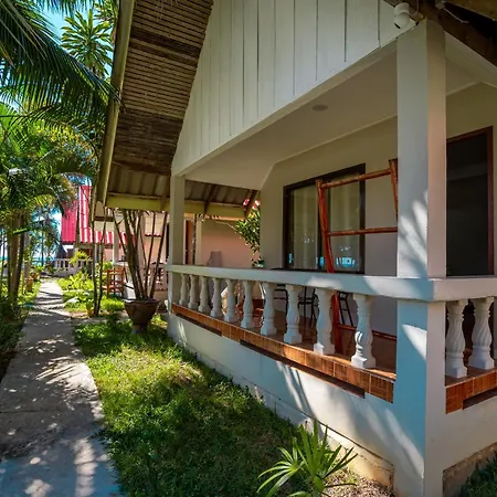 Lanta Beachfront Resort-3