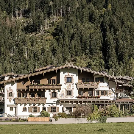 Apparthotel "Landhaus Veronika"-2