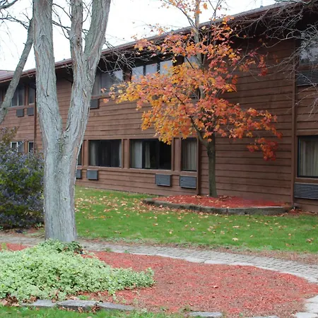 Carlton Lodge Hotel And Suites-3