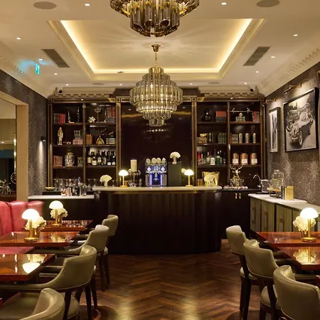 The Selwyn, Richmond-3