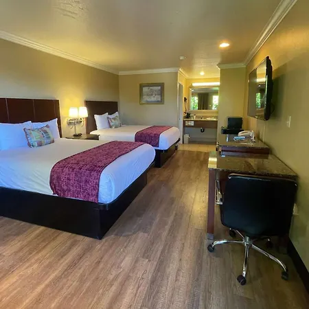 Travelodge By Wyndham Costa Mesa Newport Beach Hacienda-3