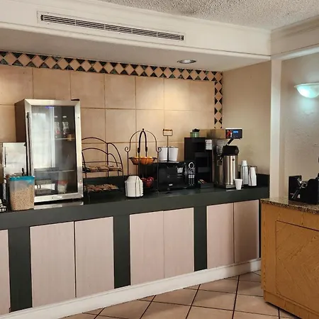 La Quinta Inn By Wyndham Clute Lake Jackson-2