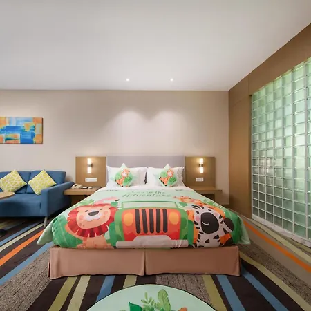 City Holiday Hotel Guangzhou Baiyun Airport-Free Shuttles During The 140Th Canton Fair-3