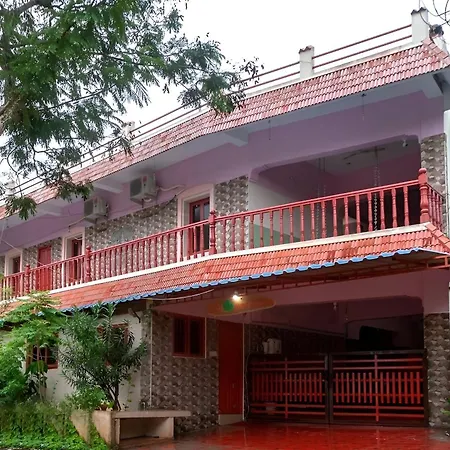 Auro Guest House-2