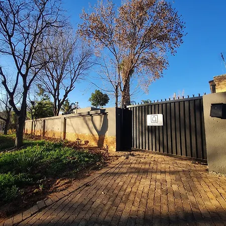 Fourways Guest House-2
