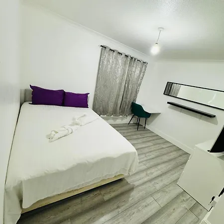 Tarbert Walk Rooms-2