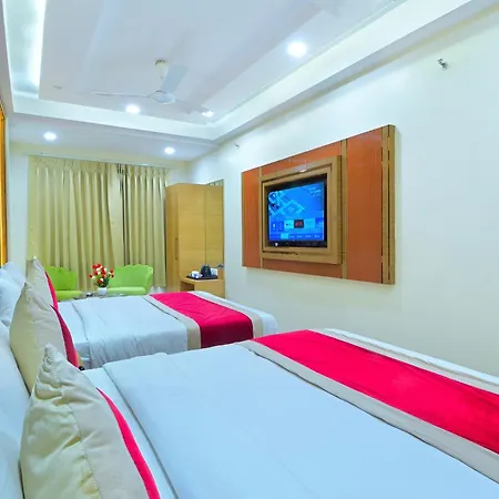 Hotel Northern Palace Just - 1 Min Connaught Place & New Delhi Station-3