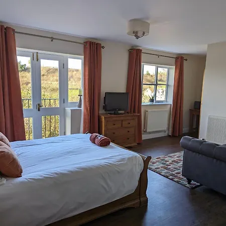 The Three Horseshoes Inn-3