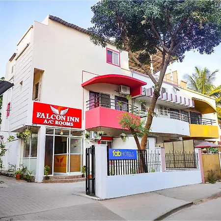 Fabhotel New Falcon Inn-2