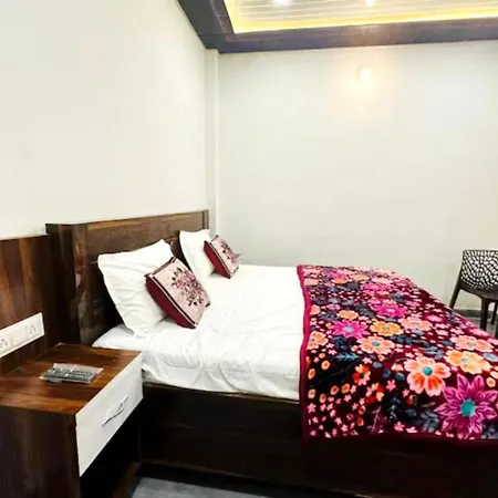 The Nirmala Palace - Ayodhya - Near-Ram-Janmabhoomi-And-Ayodhya-Ram-Mandir-With-Parking-And-Restaurant-Facilities - Best Hotel In Ayodhya-3