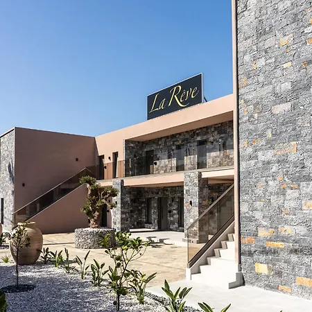 La Reve Luxury Apartments With Private Jacuzzi-3