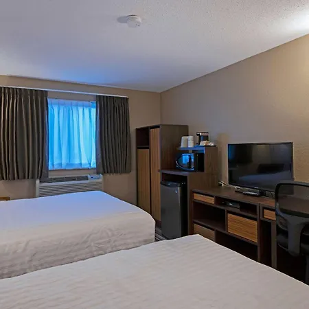 Super 8 By Wyndham Kamloops On The Hill-3