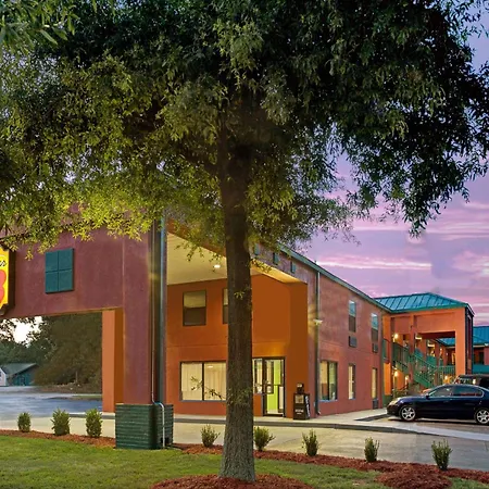 Super 8 By Wyndham Gainesville-3