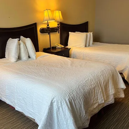 Days Inn By Wyndham Pittsburg Ks-2