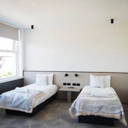 Barrys Beach Road Hotel-2