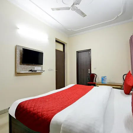 Hotel Mayank Plaza-Near Igi Airport Terminal-3-3
