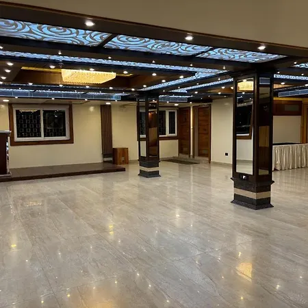 Hotel Golden Orbit-2