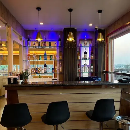 Hotel Golden Orbit-3