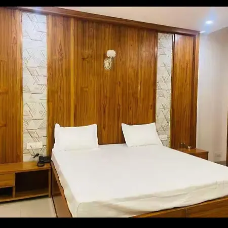 Hotel 67-3