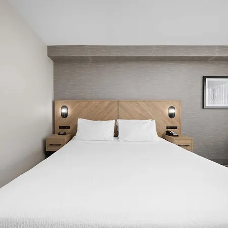 Sandman Hotel Calgary Airport-2