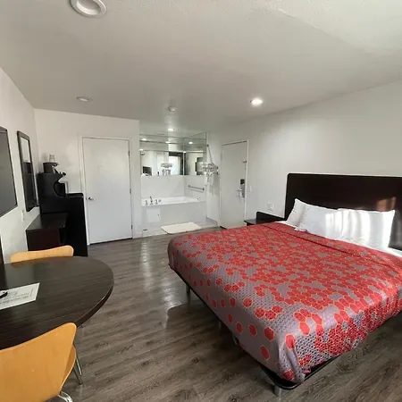 Claremont Lodge-2