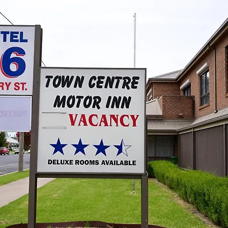 Holbrook Town Centre Motor Inn-3