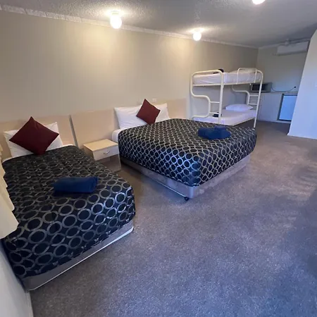 Overlander Motor Lodge-2