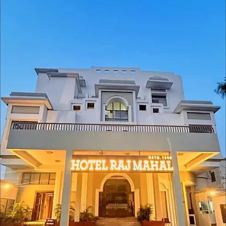 Hotel Rajmahal-3
